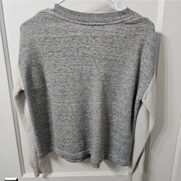 CAbi V Neck Sweatshirt Size Small - Picture 2 of 4